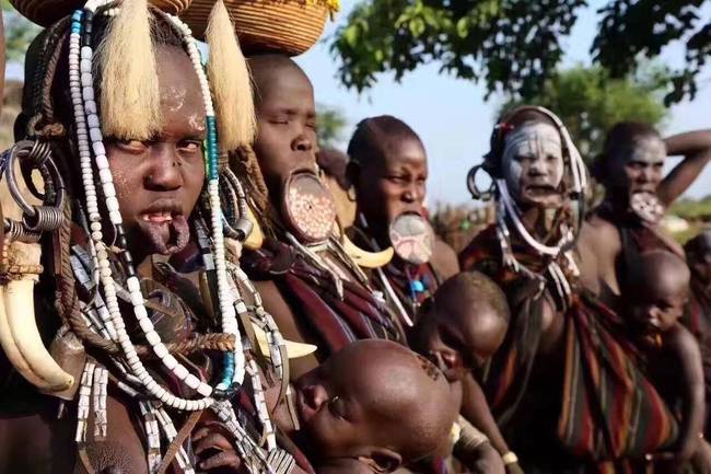 非洲部落奇怪风俗图片
