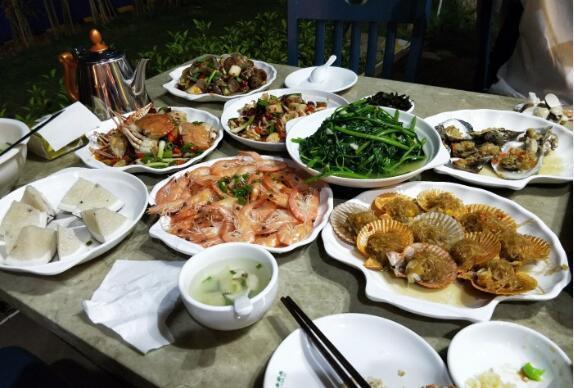 呀诺达、三亚湾凤凰海鲜广场的一天