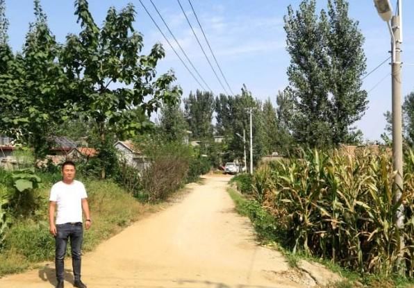 弃糟糠之妻,离婚时妻子不要钱和房,只指了指床