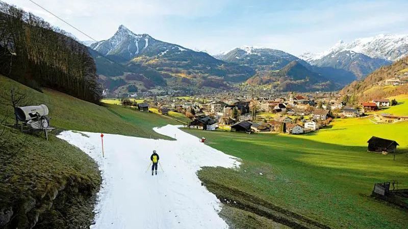 最暖冬天？阿尔卑斯“无雪可滑”？当前欧洲正经历什么！