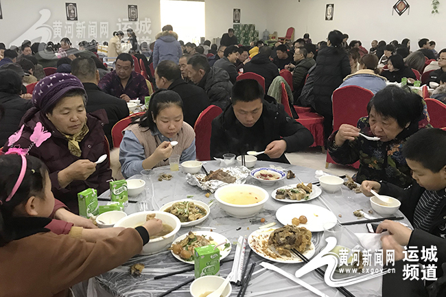 【新春走基层】正月初二回娘家 饭店生意太火爆