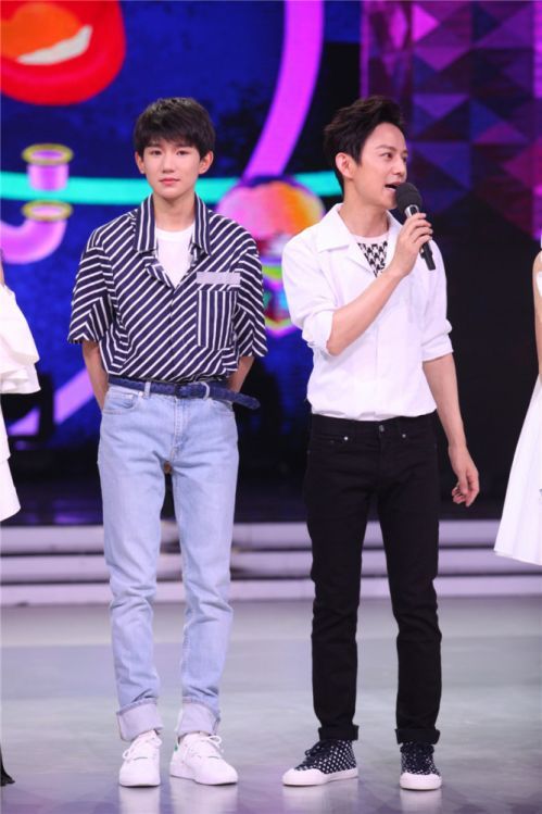 王源快乐大本营玩狼人杀顶新手光环 文斗舞斗全能boy 王源快乐大本营玩狼人杀顶新手光环 文斗舞斗全能boy