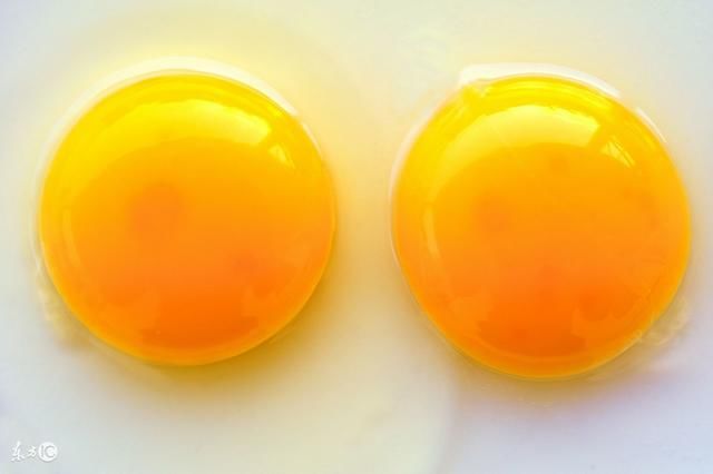 宝宝人生中的第一口蛋黄怎么吃最好?4种辅食