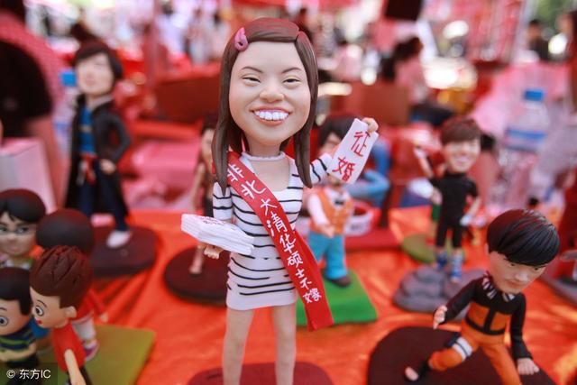 大连一网红广告费30万!到底谁为网红经济买单