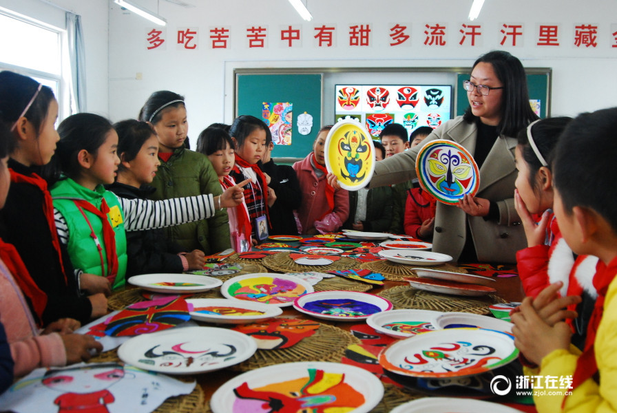 最美图腾|巧手绘画婺剧脸谱 传承地方非遗文化 最美图腾|巧手绘画婺剧脸谱 传承地方非遗文化