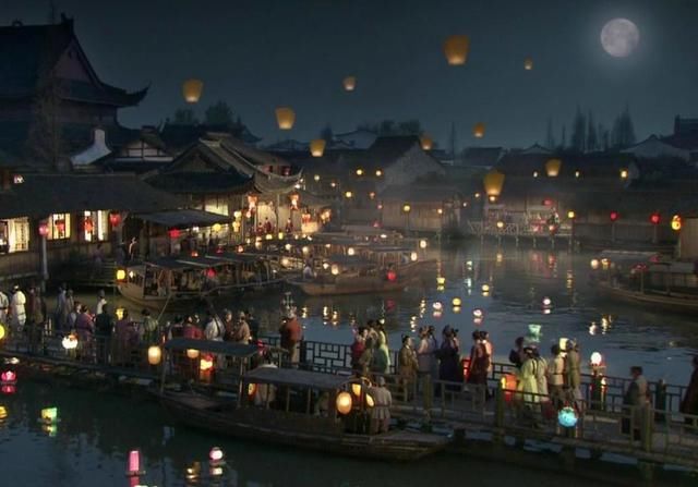 《红楼梦》里三次过元宵节透视出什么秘密?