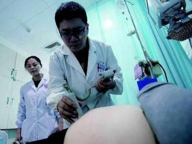孕妇肚子疼以为要生了,医生检查说出原因,竟是
