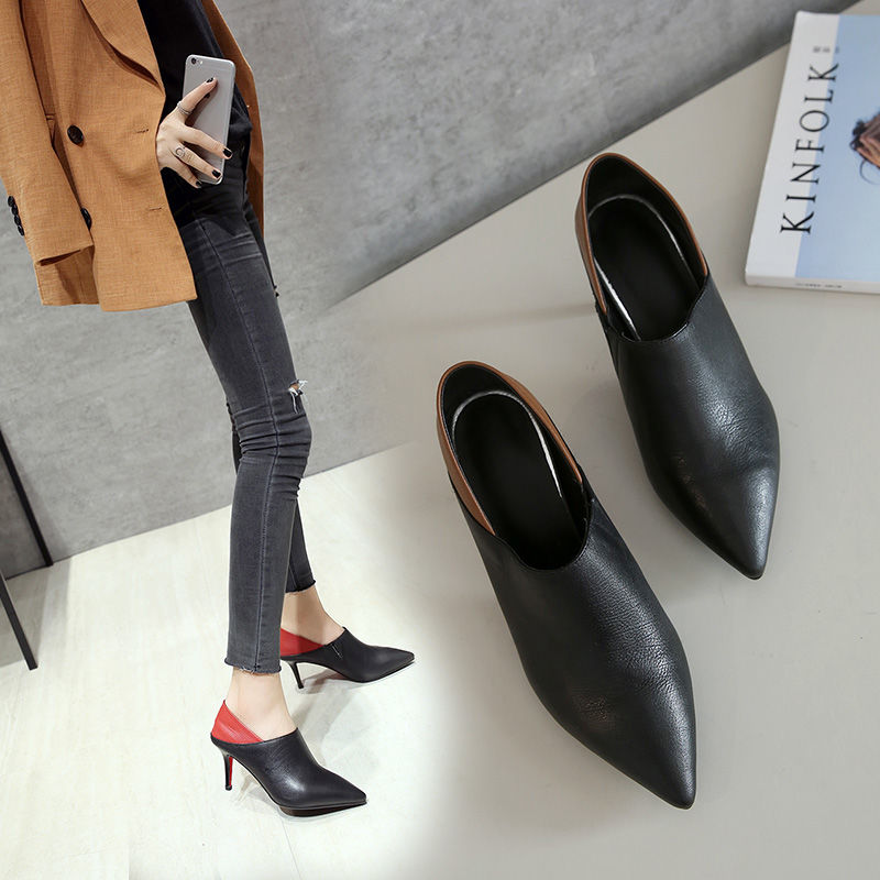 40岁小姨从不穿高跟鞋,18年流行的尖头小脚鞋