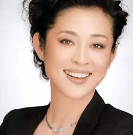 倪萍年轻时候那么美,怎么就被陈红抢去了陈凯