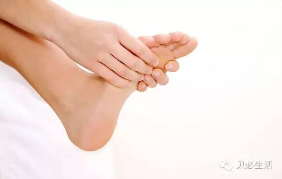 脚心长水泡要不要挑破?