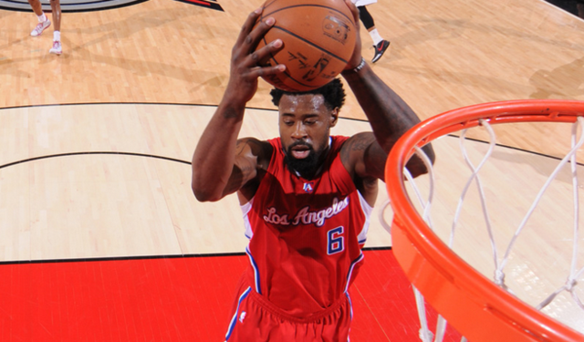 小乔丹是空接高手，是盖帽狂人，也是一位篮板野兽。小乔丹在2013-14赛季和2014-15赛季，分别以场均13.6篮板和15篮板成为联盟篮板王。