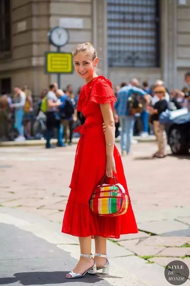 脚宽竟也能穿高圆圆周冬雨的一字带凉鞋,那脚