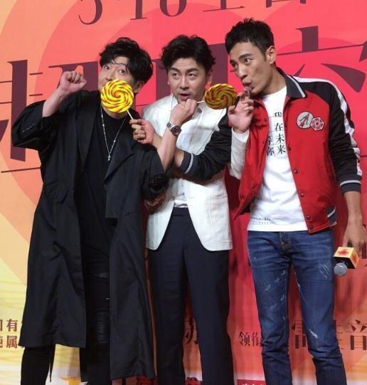 聚一起那戏也不少啊~已经有很多网友喊话让这三个老男孩合体拍综艺了