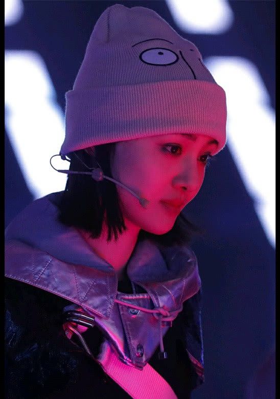 郑爽参加综艺接受采访,正面回应和张翰分手后