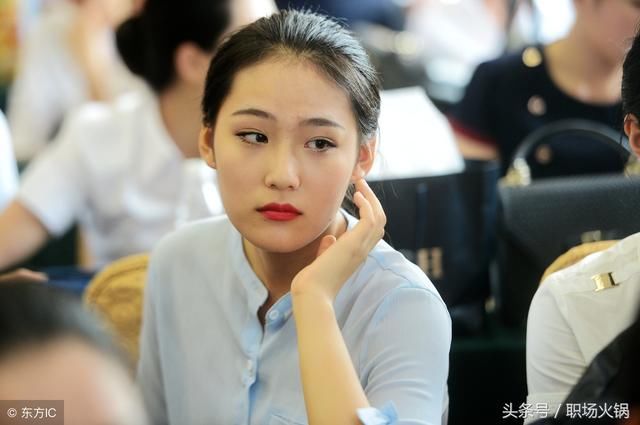 面试:井深7米,白天爬3米晚上掉2米,几天能爬出