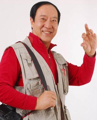 曾与冯巩搭档13年春晚,名气盖过赵本山,如今妻