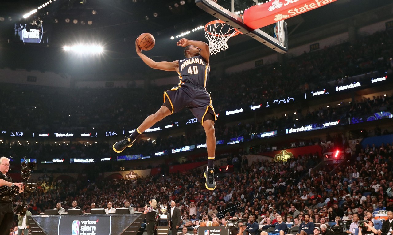 小狗飞跃乔治满分成扣篮王 戈登遭爆冷首轮出局