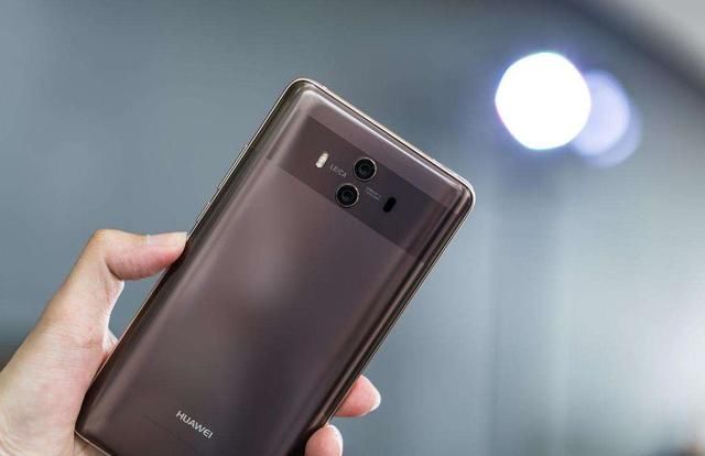 买华为还是荣耀?简述两个品牌的不同定位