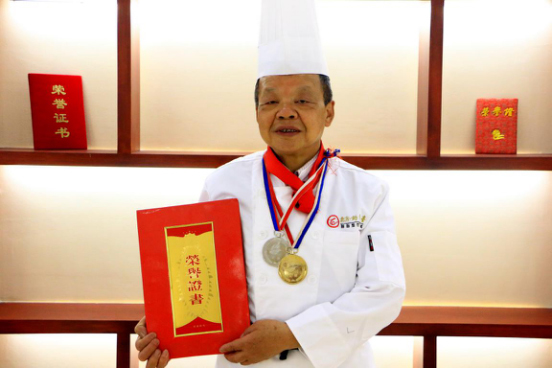 成都北方钓鱼台学校:中国著名川菜大师傅祖明