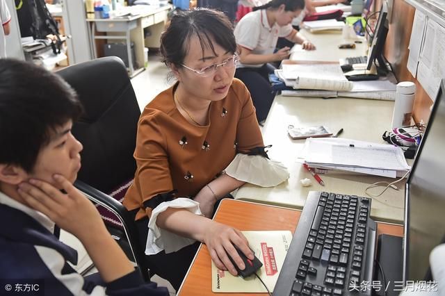 班主任决不能成为班级微信群时时在线的服务