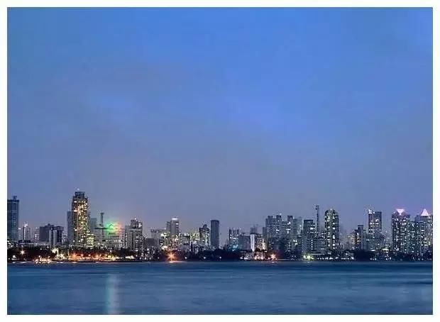 西藏最高的楼房 t01de2f6d20cabda7dc.jpg