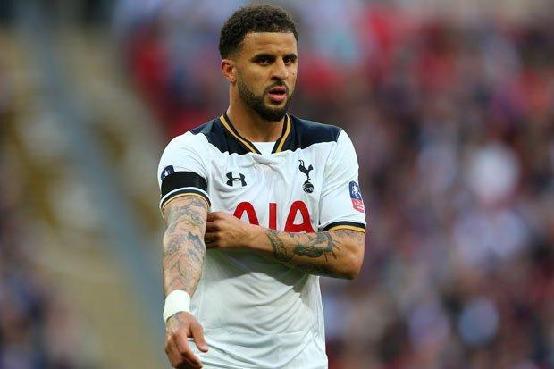 来自英国《每日镜报》的消息,在追求热刺后卫凯尔-沃克的交易里,曼城