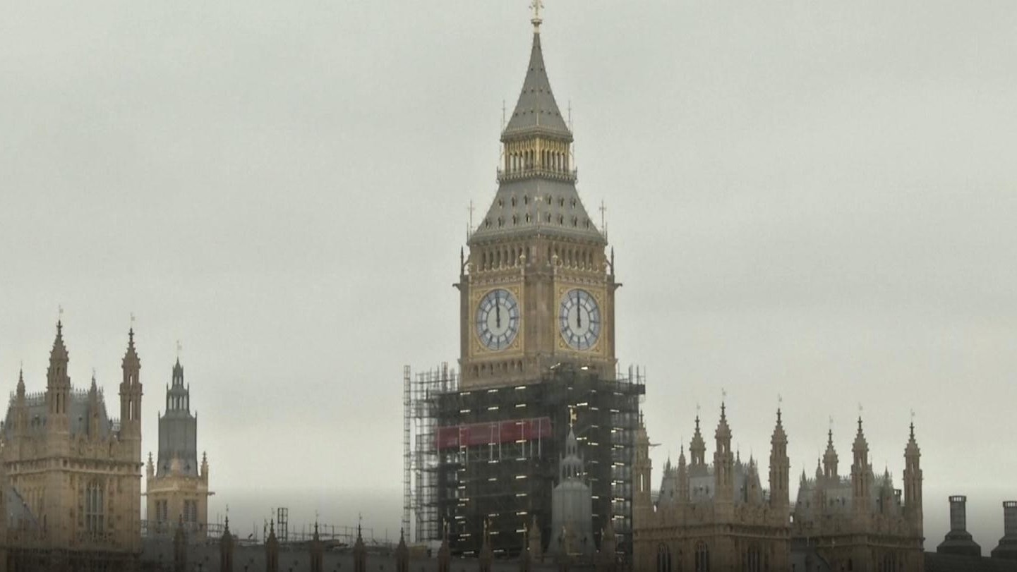 伦敦“大本钟”测试敲钟迎接新年