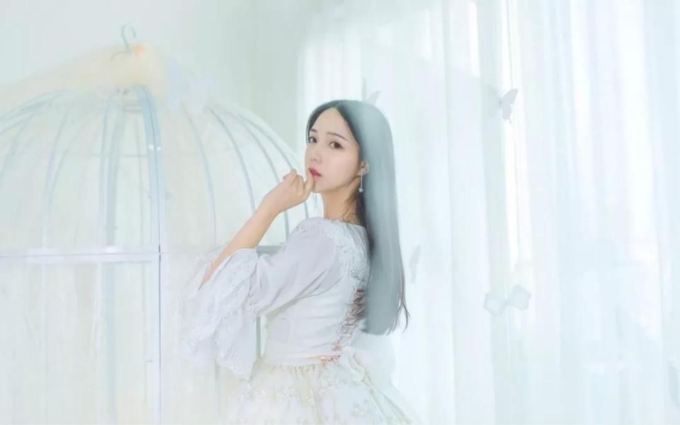 现场约会还不知道如何和女生接吻?老司机教你