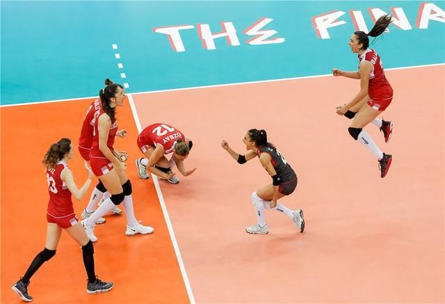 土耳其女排3-0巴西女排进决赛 坦达拉20分难敌