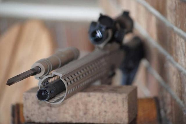 这一新型刺刀价格约为2500人民币元,关键时刻它能救士兵的命 这一新型刺刀价格约为2500人民币元,关键时刻它能救士兵的命