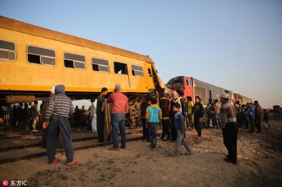 埃及两列火车相撞 造成数十人死伤