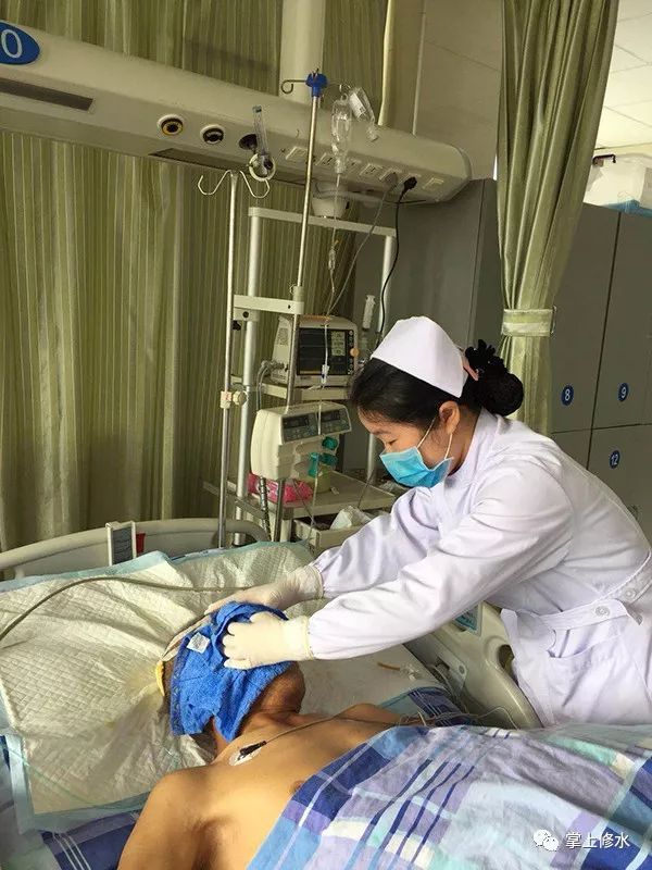 修水县第一人民医院的ICU漫画天使--用爱心之