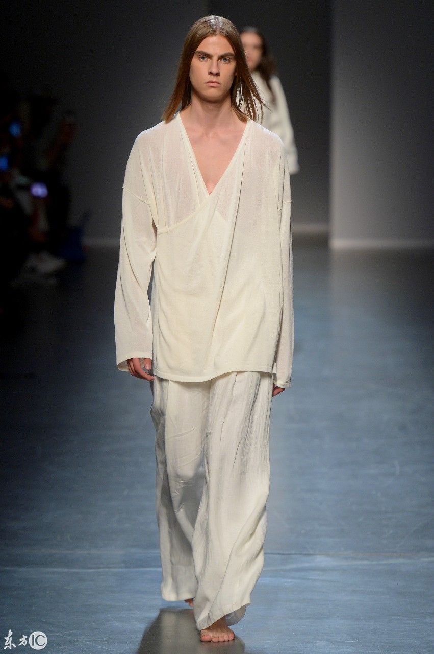 2019春\/夏米兰时装周和尚服舞台秀,安能辨我