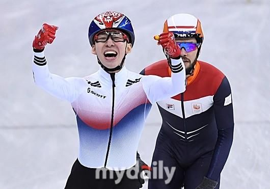 韩国人太自私?夺冠后冷落摔倒队友+无一句安