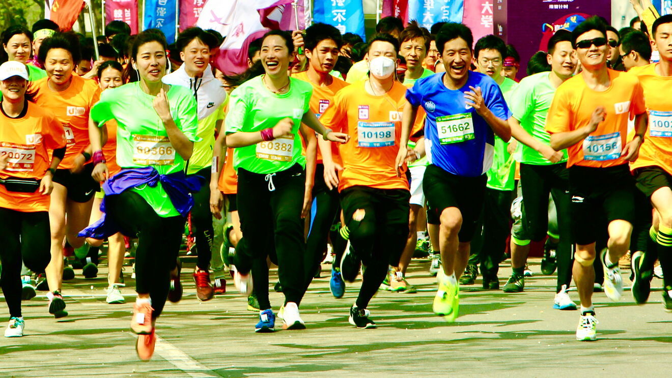 跑完21公里要多久?来跟清华飞人比比速度 跑完21公里要多久?来跟清华飞人比比速度