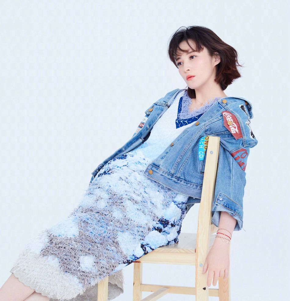 古装女神蒋勤勤高龄产妇孕照,时尚短发气质不