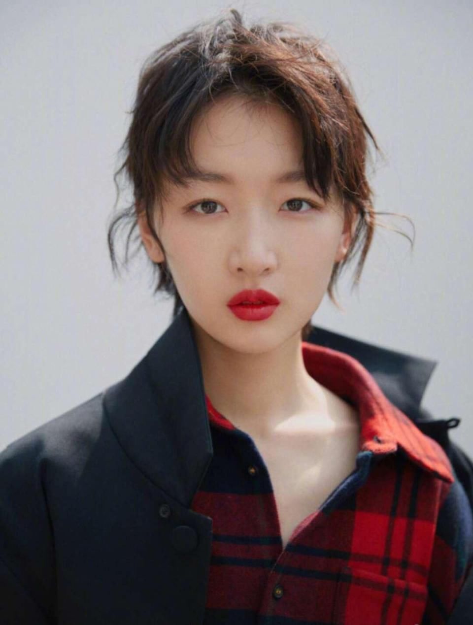 明星代言口红,刘诗诗优雅,杨幂妩媚,娜扎惊艳,林