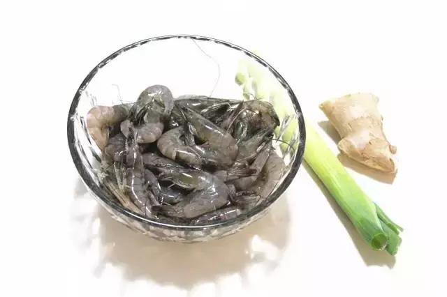 大虾只会水煮吃?教你5种大虾做法,既营养又美