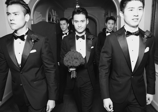 由胡歌领衔的伴郎伴娘团一同亮相.