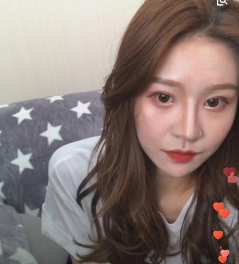 继温婉之后,又一抖音女神见光死,网友:个子太矮