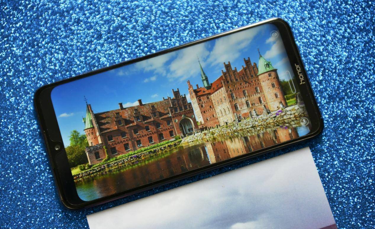 千元珍珠屏!荣耀8 X MAX试听享受前的美图欣