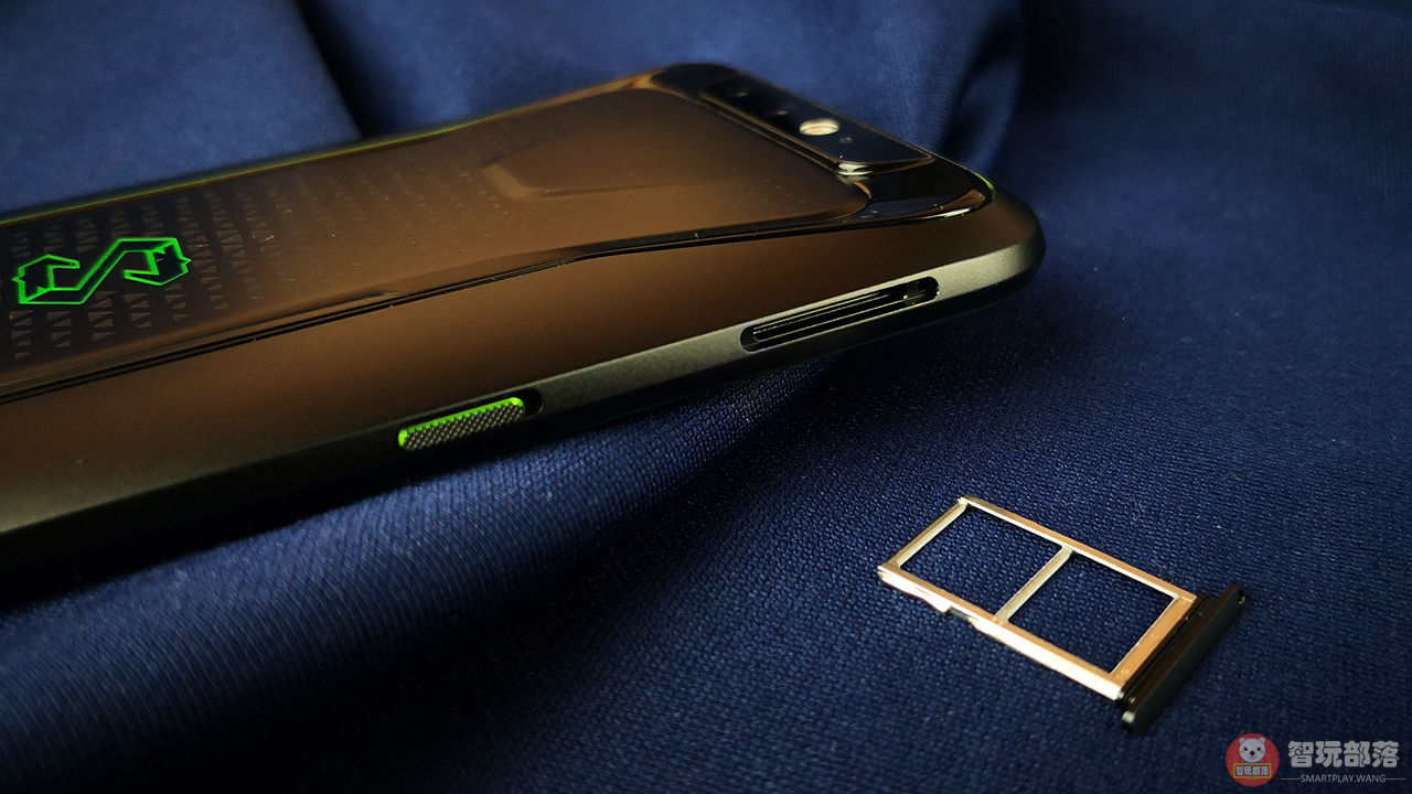 黑鲨游戏手机图赏:性能赶超小米MIX2S,外观堪