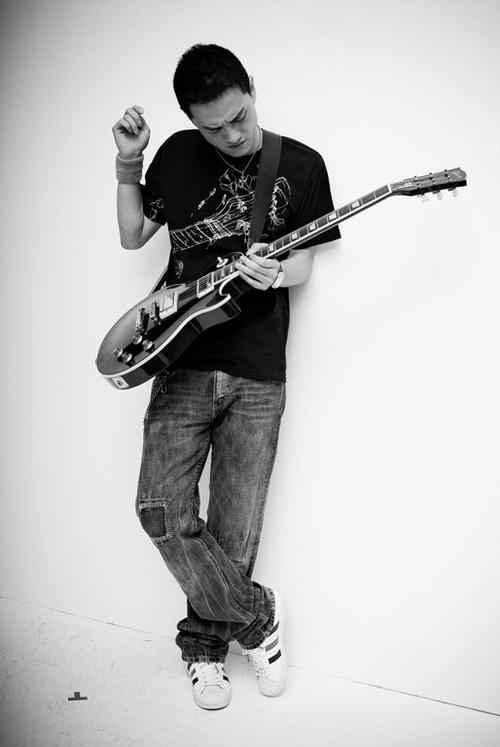 赵英俊, 这个天佑喷过不配评音乐的人承包了院