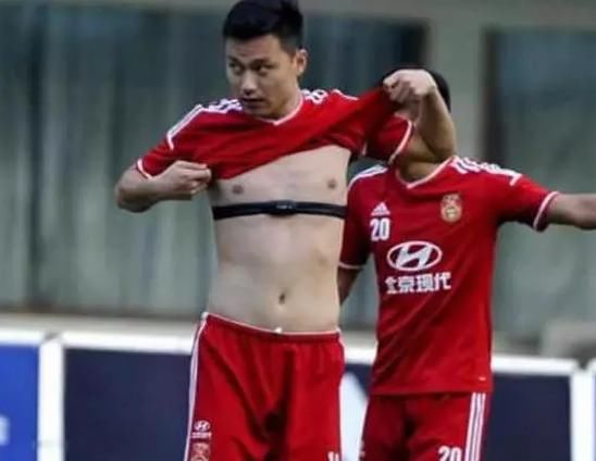 中国女足杀进2019世界杯,中国男足赘肉横生