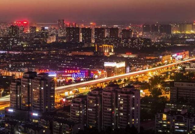 GDP预测达7000万的这六座城市 谁最有可能先