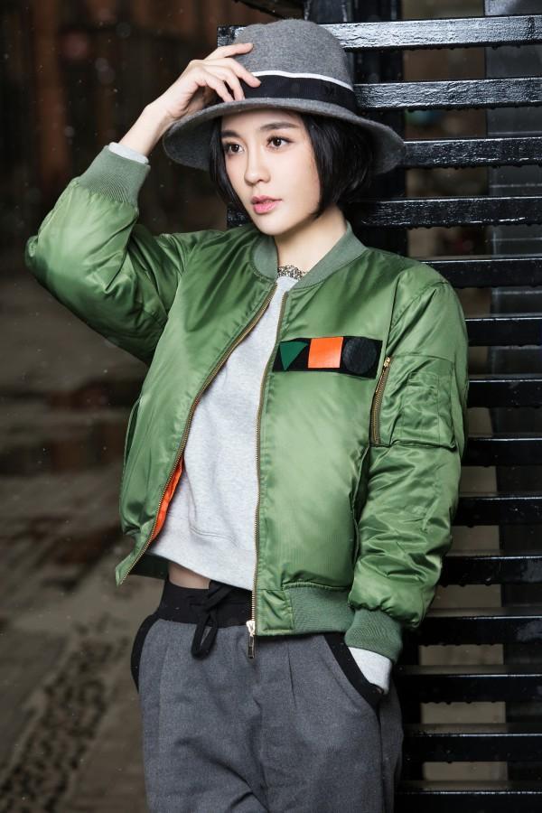 吕佳容晋升“带货女王” 衣品彰显时尚潮流风范儿(图3) 吕佳容晋升“带货女王” 衣品彰显时尚潮流风范儿(图3)