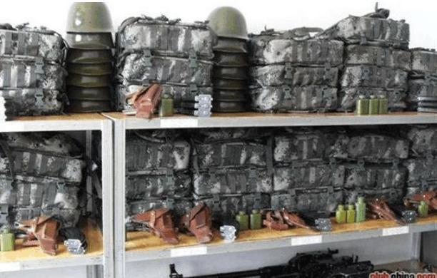 你能想到如此多军备物资在库房中沉睡至死吗? 弹药浪费令人心痛