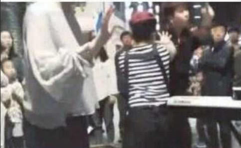 抖音网红宁哥直播时被男粉丝狂揍?场面混