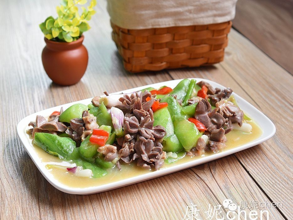 带着记忆的味道——丝瓜炒鸡胗