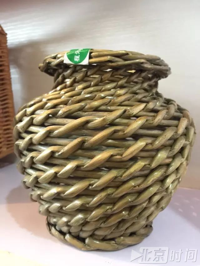 【喜迎十九大 · 文脉颂中华】“柳”似佳人 在水一方 手如柔荑 “编”我柔肠 【喜迎十九大 · 文脉颂中华】“柳”似佳人 在水一方 手如柔荑 “编”我柔肠